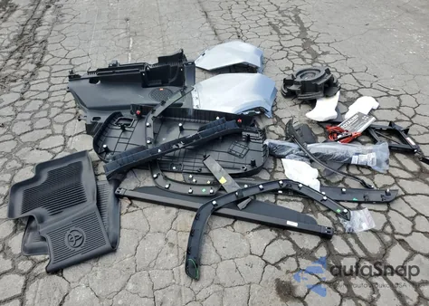 2025 Toyota Rav4 Xle Premium from USA, damaged, VIN 2T3A1RFV9SW529888